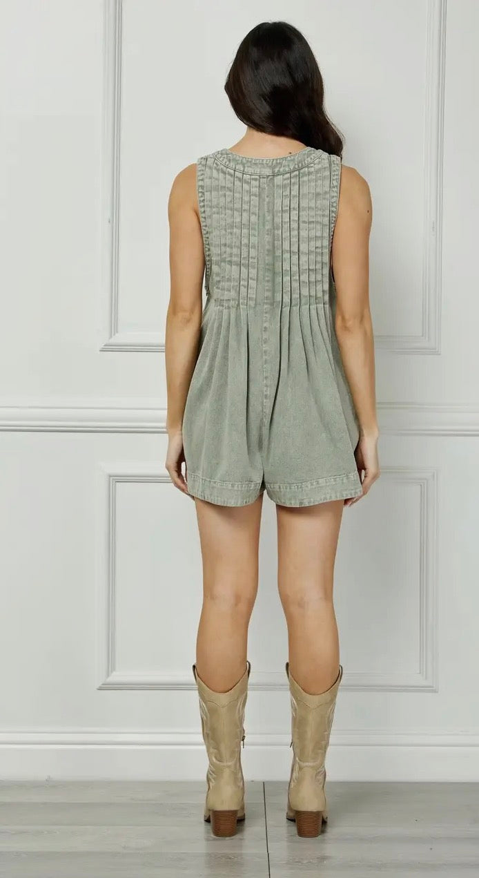 ⭐️ PRE-ORDER ⭐️ Pleated Denim Romper